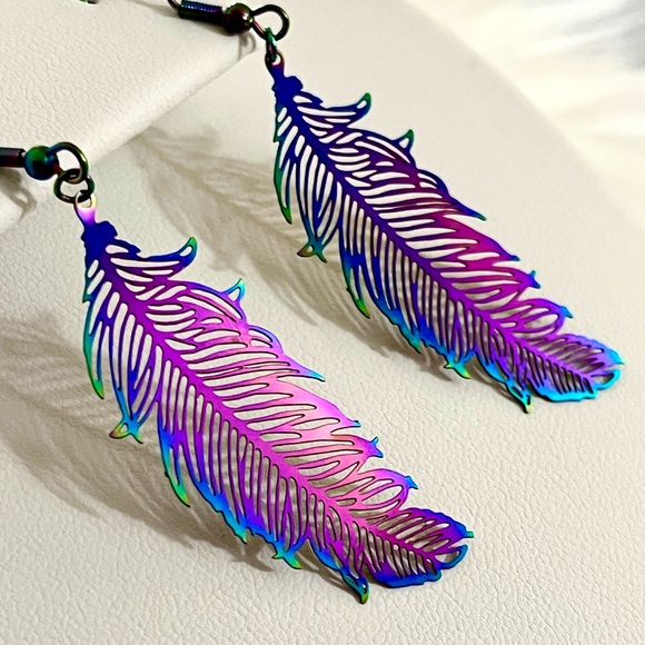 NWT Handmade Feather Holographic Rainbow Earrings π - Picture 3 of 6